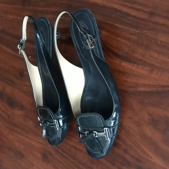 Tod’s Navy Enamel Chanel Kitten Heel Slingbacks - Picture 4 of 16